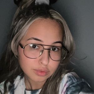 Meet your Posher, Isa